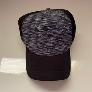 Lululemon snap back grey hat
